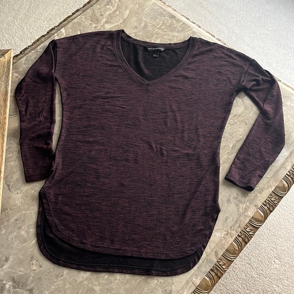 V Neck top - Picture 1 of 6